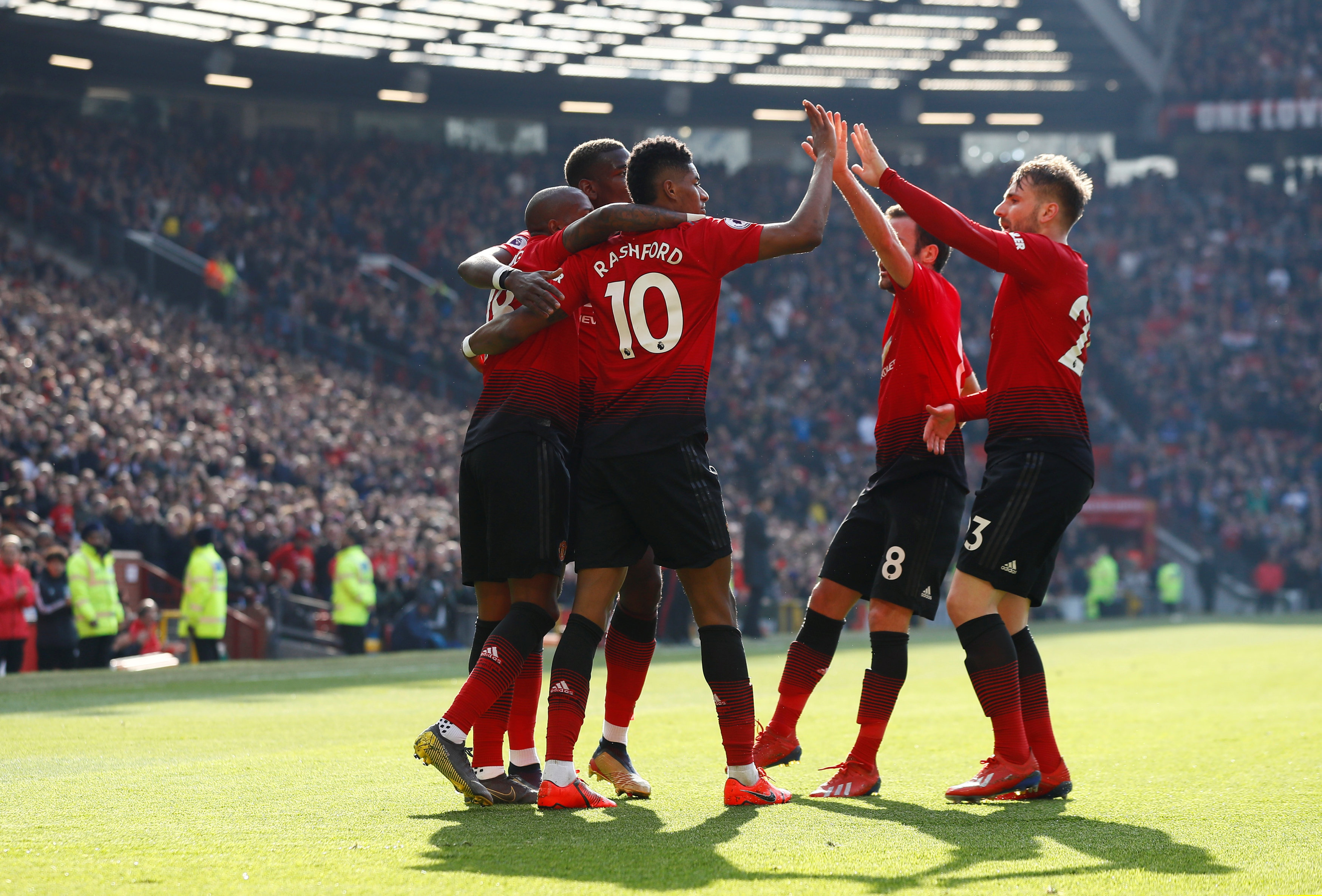 在决赛中屡 在决赛中屡